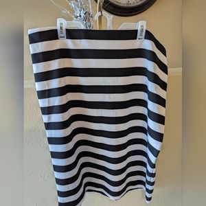 Worthington Woman 22W Black and White Striped Skirt